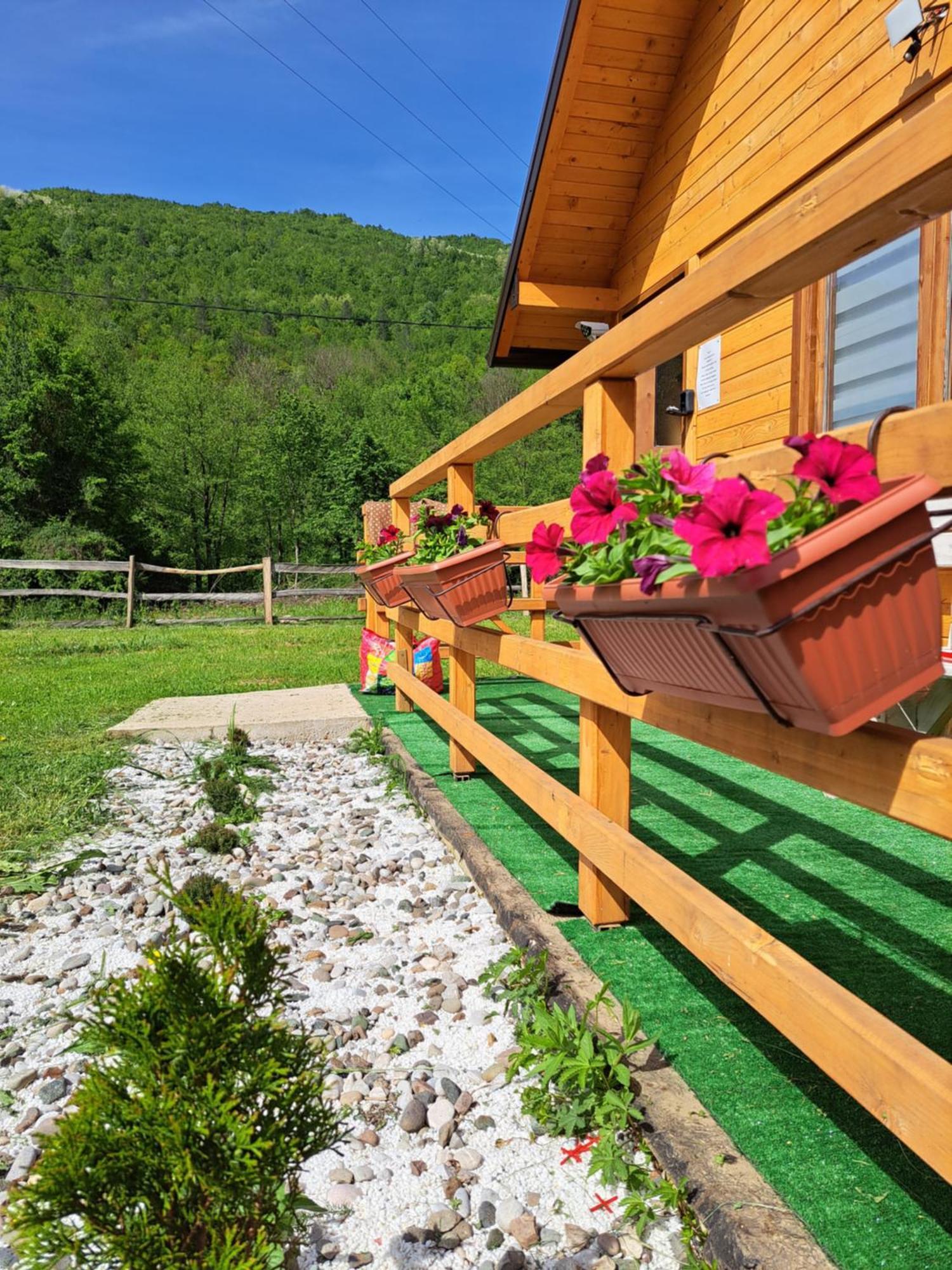 Turisticki Kompleks - Montana Tjentiste Exterior photo
